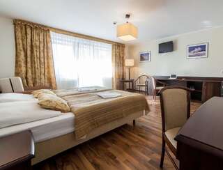 Курортные отели Olymp II Колобжег Двухместный номер с 2 отдельными кроватями и дополнительной кроватью-3